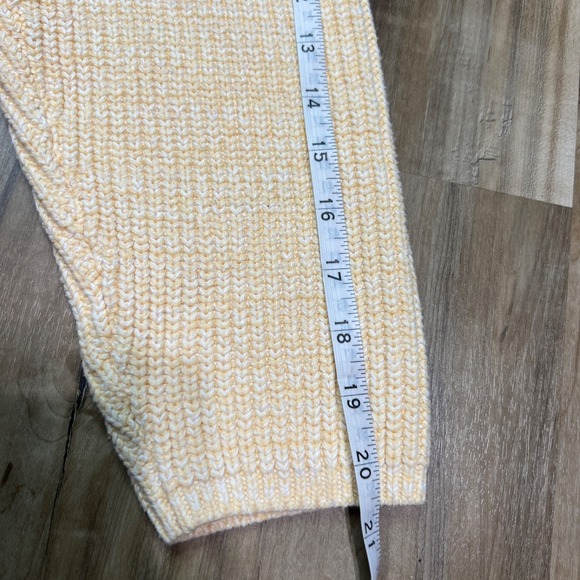 Urban Outfitters Size M Chunky Knit V-Neck Sweater Cream Yellow | Oversized Cozy - Picture 7 of 12